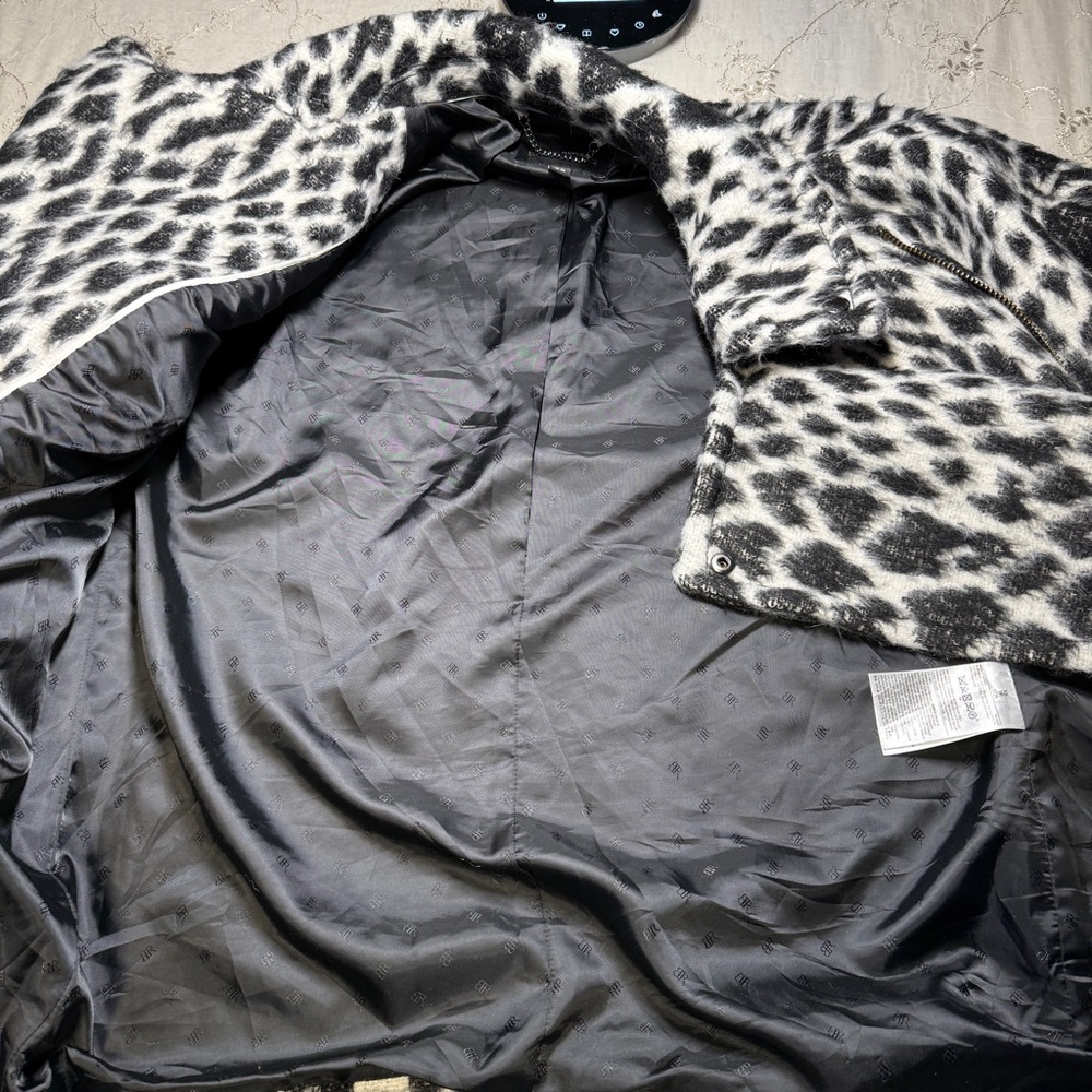 banana republic italian‑fabric leopard print asymmetrical zip coat – size xs - Picture 8 of 10